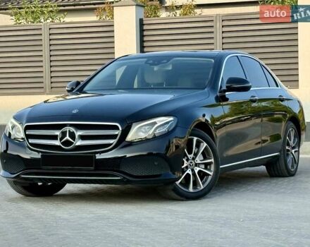 Черный Мерседес Е-Класс, объемом двигателя 2 л и пробегом 113 тыс. км за 33500 $, фото 2 на Automoto.ua