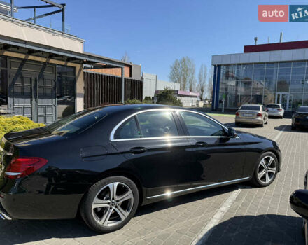 Черный Мерседес Е-Класс, объемом двигателя 1.95 л и пробегом 199 тыс. км за 27600 $, фото 2 на Automoto.ua