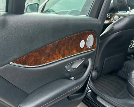 Черный Мерседес Е-Класс, объемом двигателя 2 л и пробегом 87 тыс. км за 32000 $, фото 18 на Automoto.ua