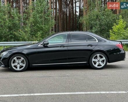 Черный Мерседес Е-Класс, объемом двигателя 1.95 л и пробегом 375 тыс. км за 21899 $, фото 2 на Automoto.ua