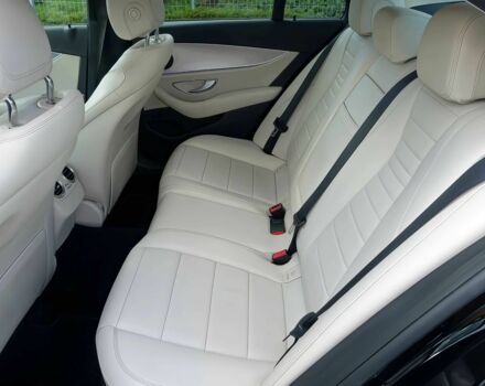 Чорний Мерседес Е-Клас, об'ємом двигуна 2 л та пробігом 31 тис. км за 20999 $, фото 12 на Automoto.ua