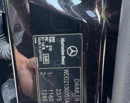 Черный Мерседес Е-Класс, объемом двигателя 1.95 л и пробегом 255 тыс. км за 32721 $, фото 6 на Automoto.ua