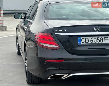 Черный Мерседес Е-Класс, объемом двигателя 2 л и пробегом 87 тыс. км за 32000 $, фото 24 на Automoto.ua