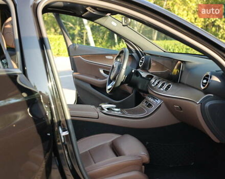 Чорний Мерседес Е-Клас, об'ємом двигуна 2.99 л та пробігом 68 тис. км за 44900 $, фото 33 на Automoto.ua