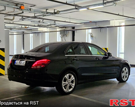 Черный Мерседес Е-Класс, объемом двигателя 2 л и пробегом 180 тыс. км за 26500 $, фото 4 на Automoto.ua