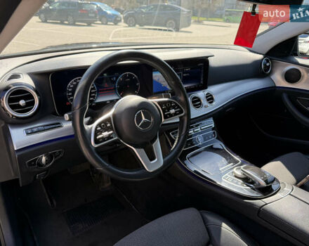 Черный Мерседес Е-Класс, объемом двигателя 1.95 л и пробегом 199 тыс. км за 27600 $, фото 7 на Automoto.ua