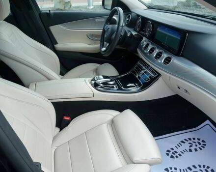 Чорний Мерседес Е-Клас, об'ємом двигуна 2 л та пробігом 31 тис. км за 20999 $, фото 11 на Automoto.ua