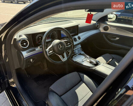 Черный Мерседес Е-Класс, объемом двигателя 1.95 л и пробегом 199 тыс. км за 27600 $, фото 3 на Automoto.ua