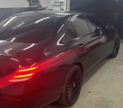 Чорний Мерседес Е-Клас, об'ємом двигуна 1.95 л та пробігом 80 тис. км за 28000 $, фото 25 на Automoto.ua