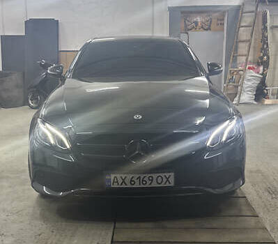 Чорний Мерседес Е-Клас, об'ємом двигуна 1.95 л та пробігом 80 тис. км за 28000 $, фото 17 на Automoto.ua