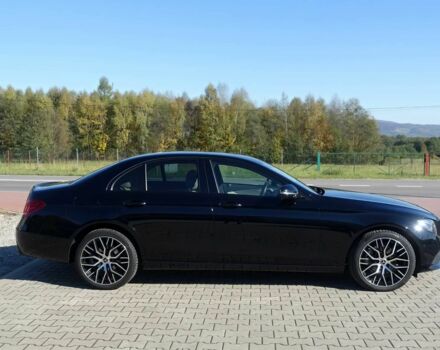 Чорний Мерседес Е-Клас, об'ємом двигуна 2 л та пробігом 31 тис. км за 20999 $, фото 7 на Automoto.ua