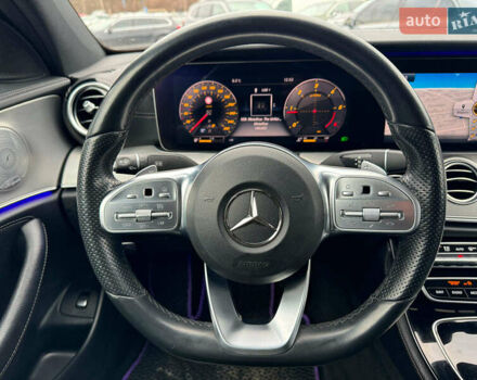 Чорний Мерседес Е-Клас, об'ємом двигуна 2 л та пробігом 230 тис. км за 35640 $, фото 30 на Automoto.ua