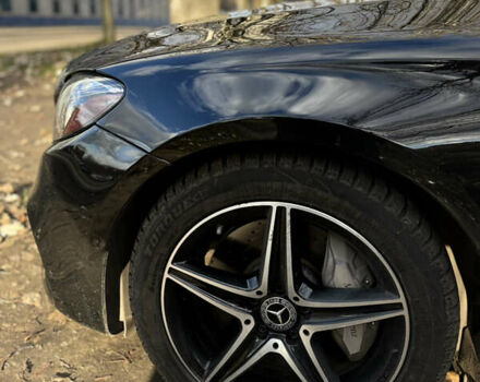 Чорний Мерседес Е-Клас, об'ємом двигуна 3 л та пробігом 154 тис. км за 40500 $, фото 1 на Automoto.ua