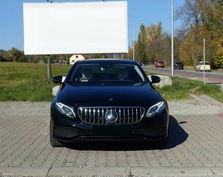 Чорний Мерседес Е-Клас, об'ємом двигуна 2 л та пробігом 31 тис. км за 20999 $, фото 1 на Automoto.ua