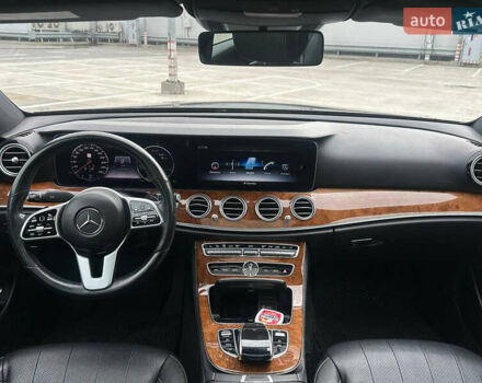 Черный Мерседес Е-Класс, объемом двигателя 2 л и пробегом 87 тыс. км за 32000 $, фото 19 на Automoto.ua