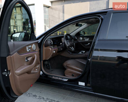 Черный Мерседес Е-Класс, объемом двигателя 1.95 л и пробегом 225 тыс. км за 35500 $, фото 10 на Automoto.ua