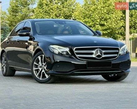 Черный Мерседес Е-Класс, объемом двигателя 2 л и пробегом 113 тыс. км за 33500 $, фото 4 на Automoto.ua