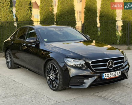 Черный Мерседес Е-Класс, объемом двигателя 2.93 л и пробегом 220 тыс. км за 42899 $, фото 2 на Automoto.ua