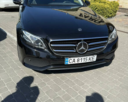 Черный Мерседес Е-Класс, объемом двигателя 1.95 л и пробегом 199 тыс. км за 27600 $, фото 1 на Automoto.ua