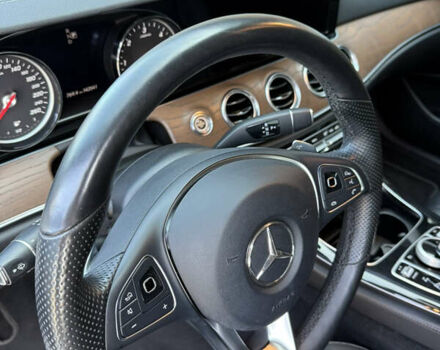 Черный Мерседес Е-Класс, объемом двигателя 2 л и пробегом 145 тыс. км за 28500 $, фото 9 на Automoto.ua