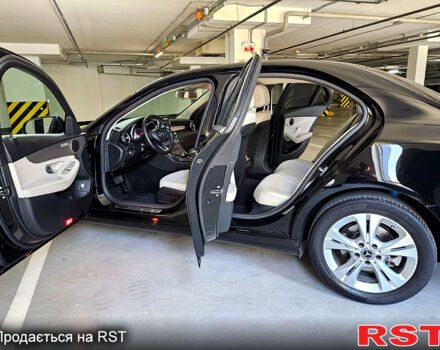 Черный Мерседес Е-Класс, объемом двигателя 2 л и пробегом 180 тыс. км за 26500 $, фото 12 на Automoto.ua