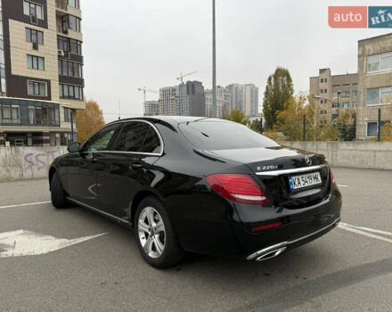 Черный Мерседес Е-Класс, объемом двигателя 1.95 л и пробегом 140 тыс. км за 34500 $, фото 3 на Automoto.ua