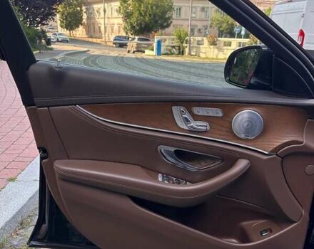 Черный Мерседес Е-Класс, объемом двигателя 1.95 л и пробегом 255 тыс. км за 32721 $, фото 7 на Automoto.ua