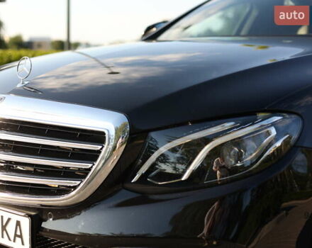 Чорний Мерседес Е-Клас, об'ємом двигуна 2.99 л та пробігом 68 тис. км за 44900 $, фото 4 на Automoto.ua