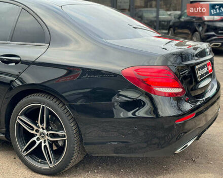 Чорний Мерседес Е-Клас, об'ємом двигуна 2 л та пробігом 230 тис. км за 35640 $, фото 10 на Automoto.ua