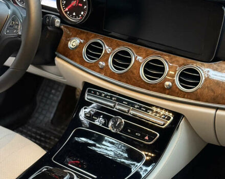 Черный Мерседес Е-Класс, объемом двигателя 1.99 л и пробегом 111 тыс. км за 28800 $, фото 17 на Automoto.ua