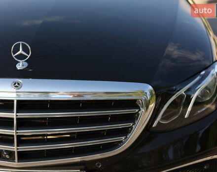 Чорний Мерседес Е-Клас, об'ємом двигуна 2.99 л та пробігом 68 тис. км за 44900 $, фото 5 на Automoto.ua