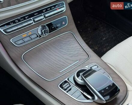 Чорний Мерседес Е-Клас, об'ємом двигуна 3 л та пробігом 152 тис. км за 38000 $, фото 73 на Automoto.ua