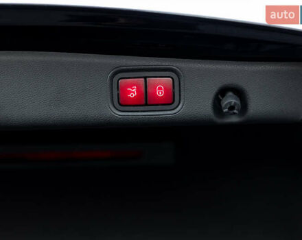 Черный Мерседес Е-Класс, объемом двигателя 1.95 л и пробегом 225 тыс. км за 35500 $, фото 41 на Automoto.ua