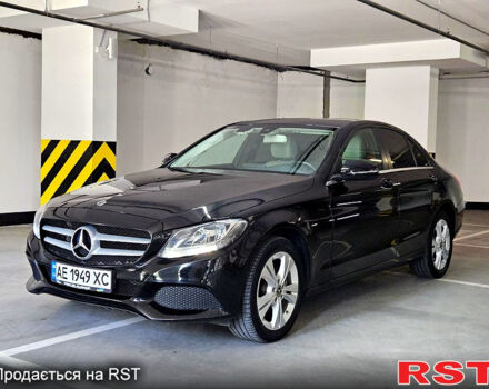 Черный Мерседес Е-Класс, объемом двигателя 2 л и пробегом 180 тыс. км за 26500 $, фото 1 на Automoto.ua