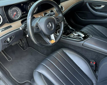 Черный Мерседес Е-Класс, объемом двигателя 2 л и пробегом 145 тыс. км за 28500 $, фото 7 на Automoto.ua