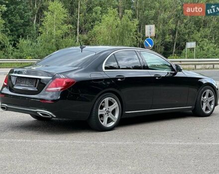 Черный Мерседес Е-Класс, объемом двигателя 1.95 л и пробегом 375 тыс. км за 21899 $, фото 7 на Automoto.ua