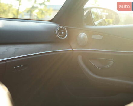 Чорний Мерседес Е-Клас, об'ємом двигуна 2.99 л та пробігом 68 тис. км за 44900 $, фото 24 на Automoto.ua
