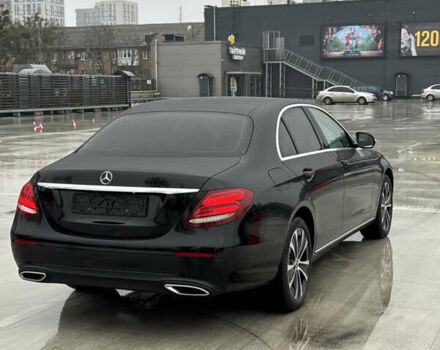 Чорний Мерседес Е-Клас, об'ємом двигуна 2 л та пробігом 67 тис. км за 39000 $, фото 4 на Automoto.ua