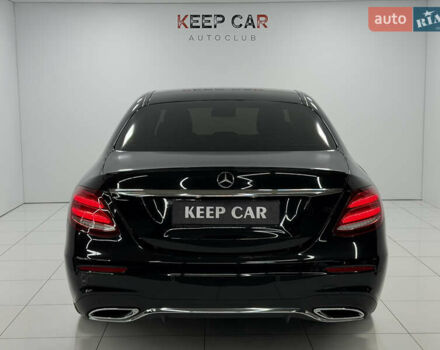 Черный Мерседес Е-Класс, объемом двигателя 2 л и пробегом 142 тыс. км за 36900 $, фото 11 на Automoto.ua