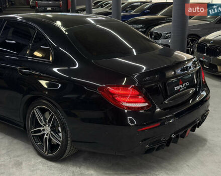 Черный Мерседес Е-Класс, объемом двигателя 3 л и пробегом 113 тыс. км за 38900 $, фото 11 на Automoto.ua