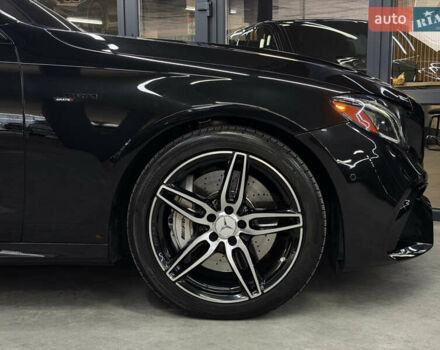 Черный Мерседес Е-Класс, объемом двигателя 3 л и пробегом 113 тыс. км за 38900 $, фото 4 на Automoto.ua