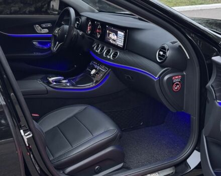 Чорний Мерседес Е-Клас, об'ємом двигуна 2 л та пробігом 109 тис. км за 32900 $, фото 23 на Automoto.ua