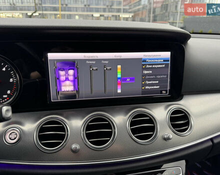 Чорний Мерседес Е-Клас, об'ємом двигуна 2 л та пробігом 204 тис. км за 31500 $, фото 61 на Automoto.ua