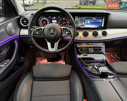 Чорний Мерседес Е-Клас, об'ємом двигуна 2 л та пробігом 204 тис. км за 31500 $, фото 34 на Automoto.ua