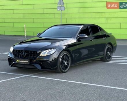 Чорний Мерседес Е-Клас, об'ємом двигуна 2 л та пробігом 61 тис. км за 38500 $, фото 4 на Automoto.ua