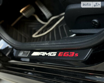 Черный Мерседес Е-Класс, объемом двигателя 4 л и пробегом 64 тыс. км за 95000 $, фото 48 на Automoto.ua