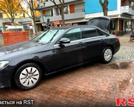 Чорний Мерседес Е-Клас, об'ємом двигуна 2 л та пробігом 350 тис. км за 27000 $, фото 2 на Automoto.ua