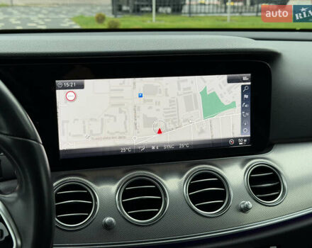 Чорний Мерседес Е-Клас, об'ємом двигуна 2 л та пробігом 204 тис. км за 31500 $, фото 54 на Automoto.ua