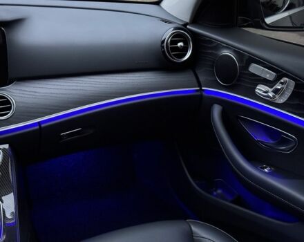 Чорний Мерседес Е-Клас, об'ємом двигуна 2 л та пробігом 109 тис. км за 32900 $, фото 13 на Automoto.ua