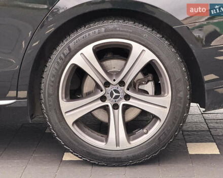 Чорний Мерседес Е-Клас, об'ємом двигуна 2 л та пробігом 204 тис. км за 31500 $, фото 5 на Automoto.ua